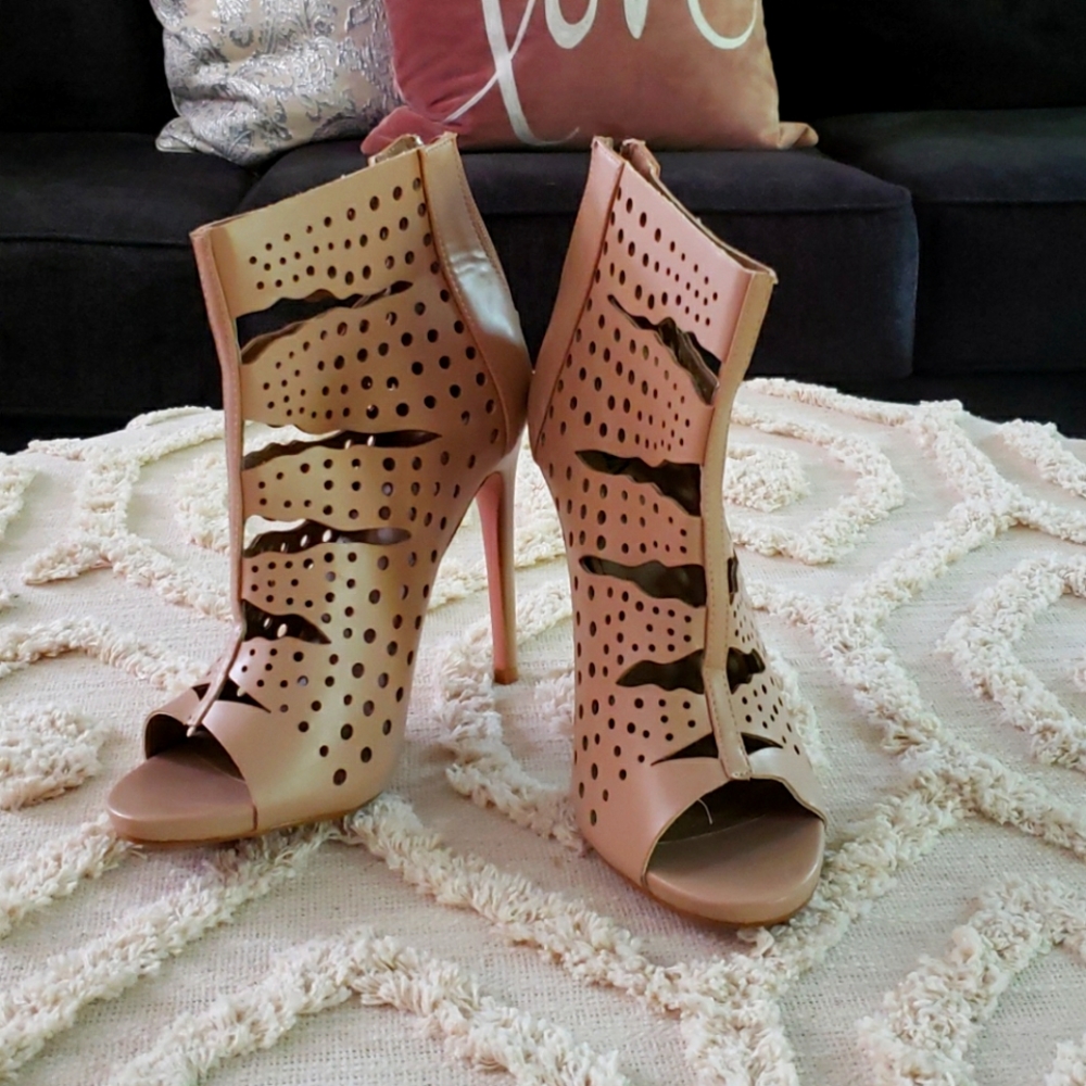 Shoes size 10, Blush, Never Worn
